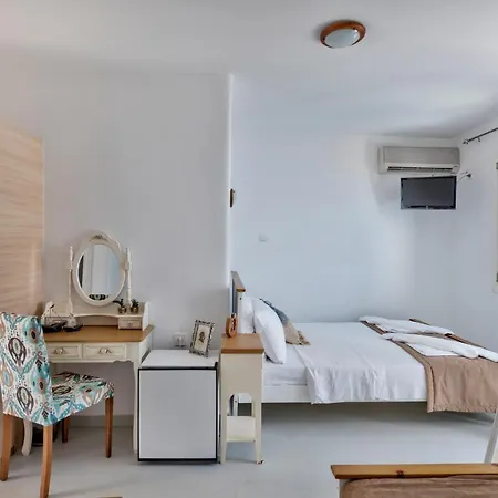 Di Mare 3* Posidhonia (Syros)